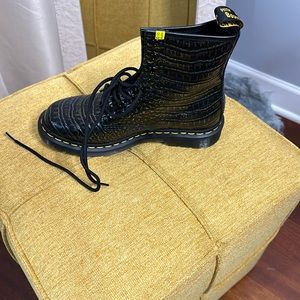 Dr. Martens Wild Croc LEATHER Embossed Boot. Women, size 9.